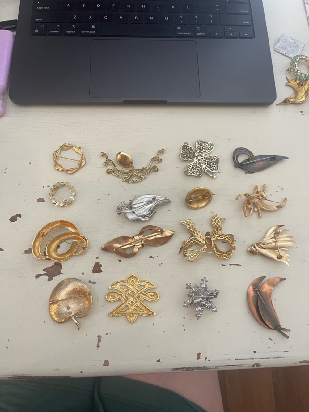 16 Vintage brooches HAVE WEAR AND TEAR (pls note overall value over 400$) - Picture 16 of 16
